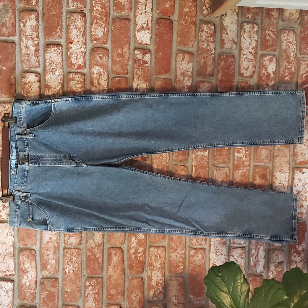 Wrangler Men's Premium Performance Cool Vantage Regular Fit Cowboy Cut Jeans